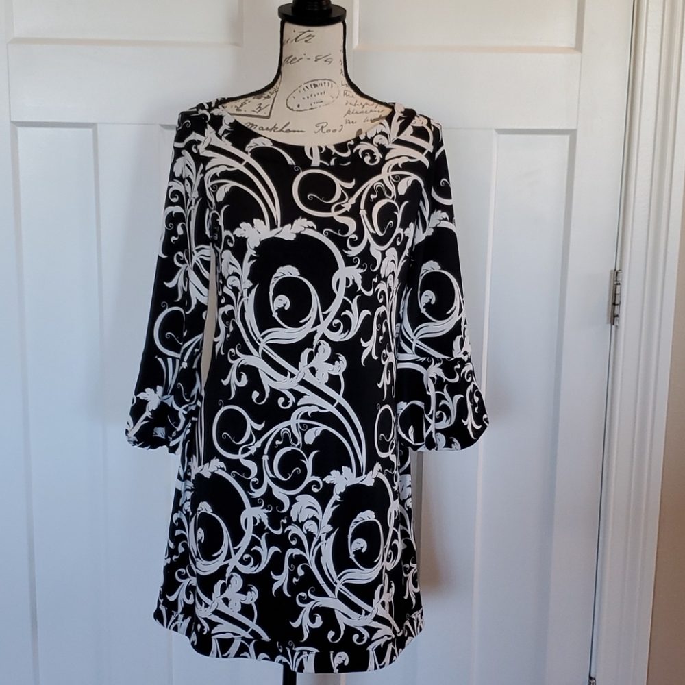 White House Black Market black/white print dress